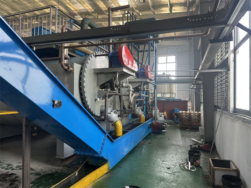 炉膛一体内外加热熔炼锅