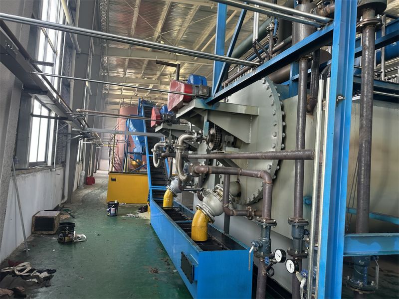 内外三项加热熔炼锅